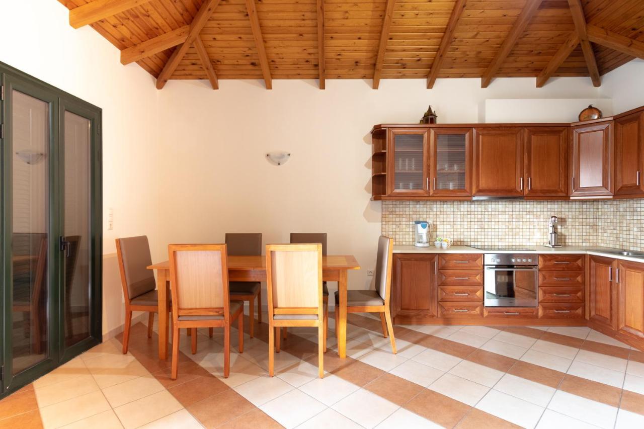 Papadeas Villas Megali Mantineia Bagian luar foto