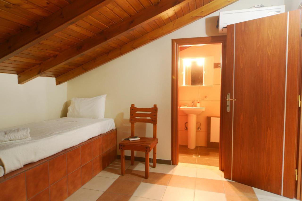 Papadeas Villas Megali Mantineia Bagian luar foto
