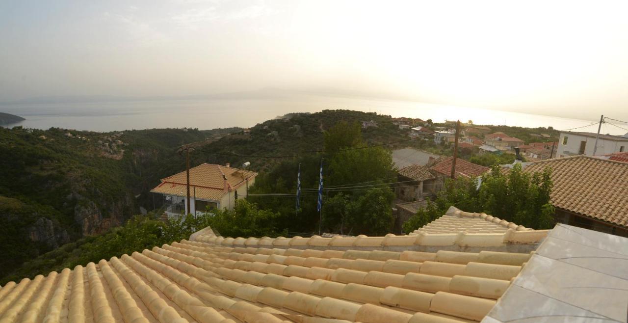 Papadeas Villas Megali Mantineia Bagian luar foto