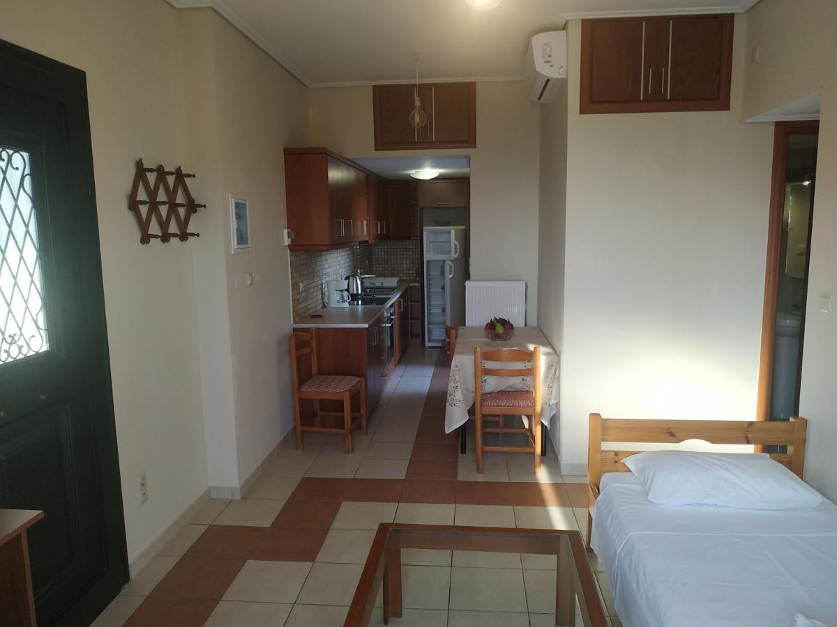 Papadeas Villas Megali Mantineia Bagian luar foto