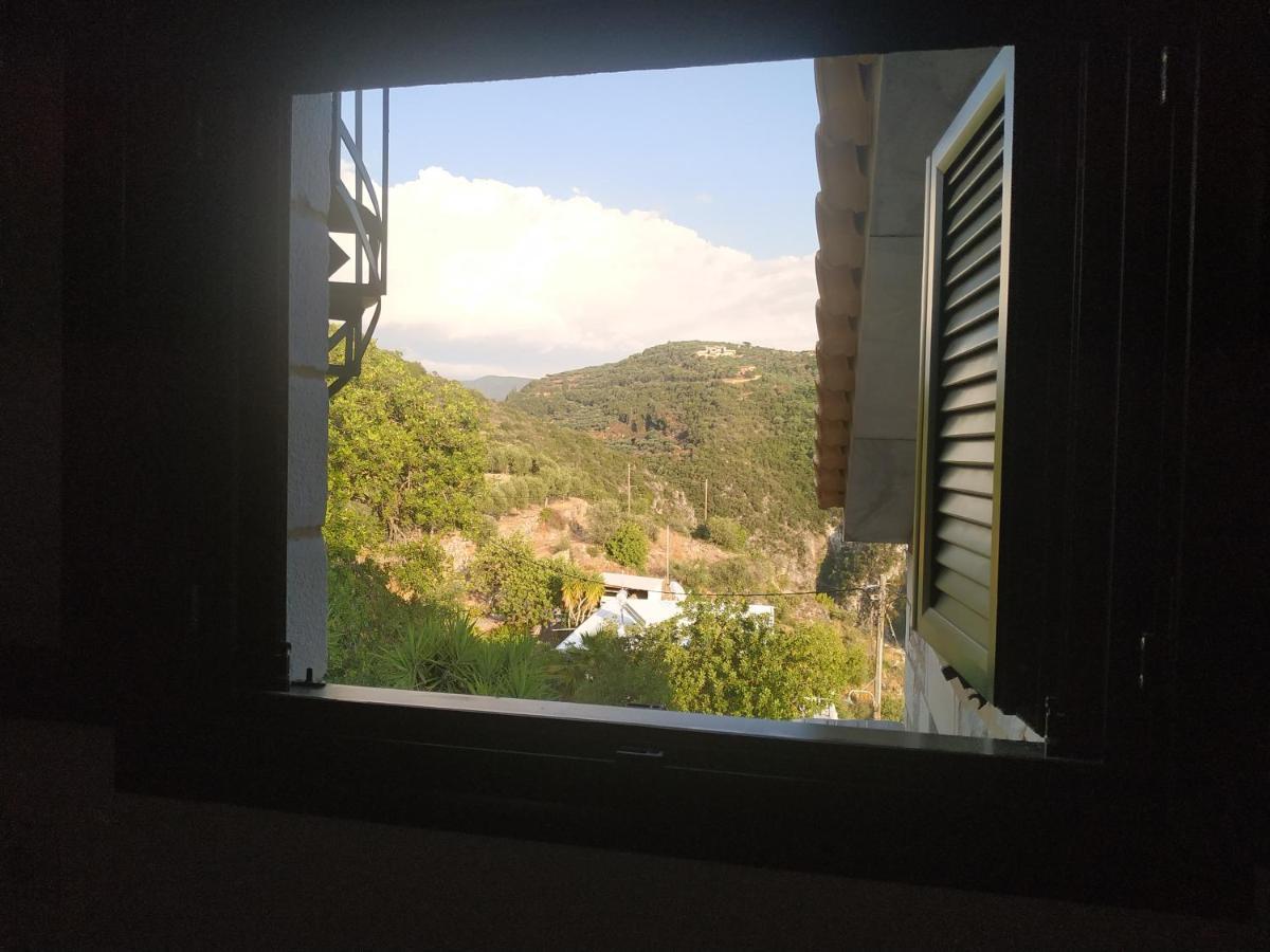 Papadeas Villas Megali Mantineia Bagian luar foto