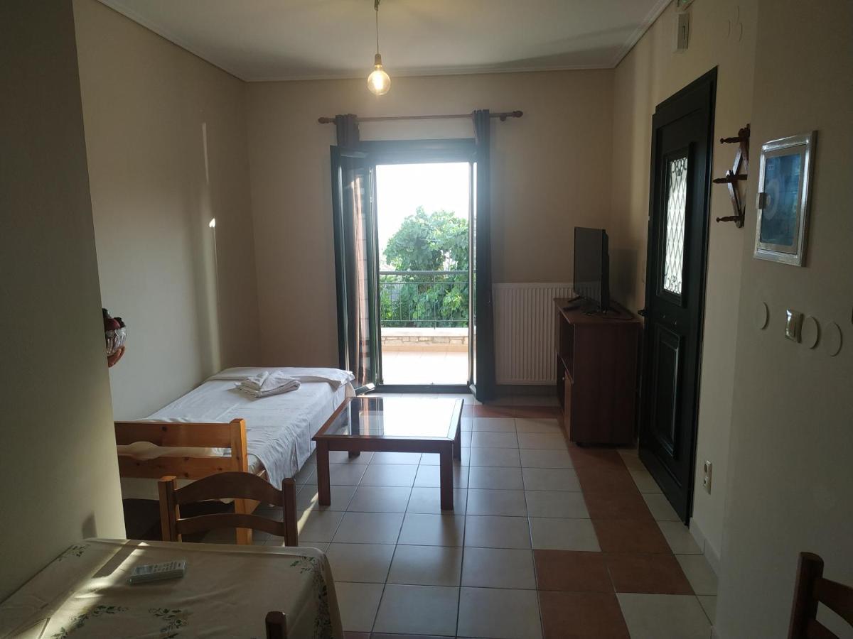 Papadeas Villas Megali Mantineia Bagian luar foto