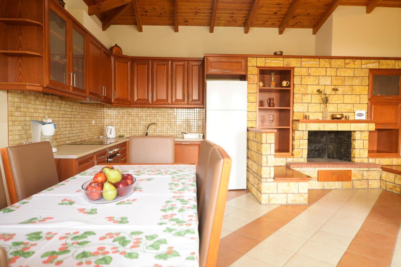 Papadeas Villas Megali Mantineia Bagian luar foto