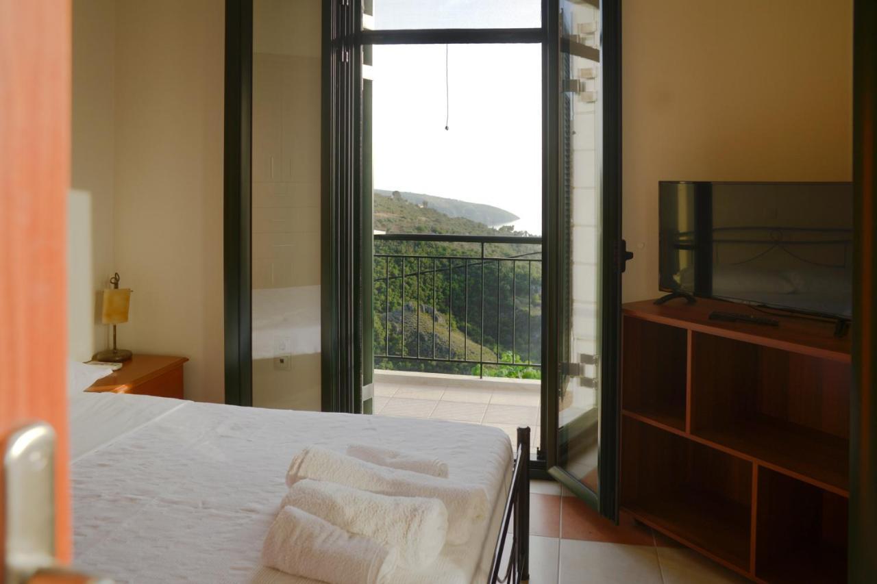 Papadeas Villas Megali Mantineia Bagian luar foto