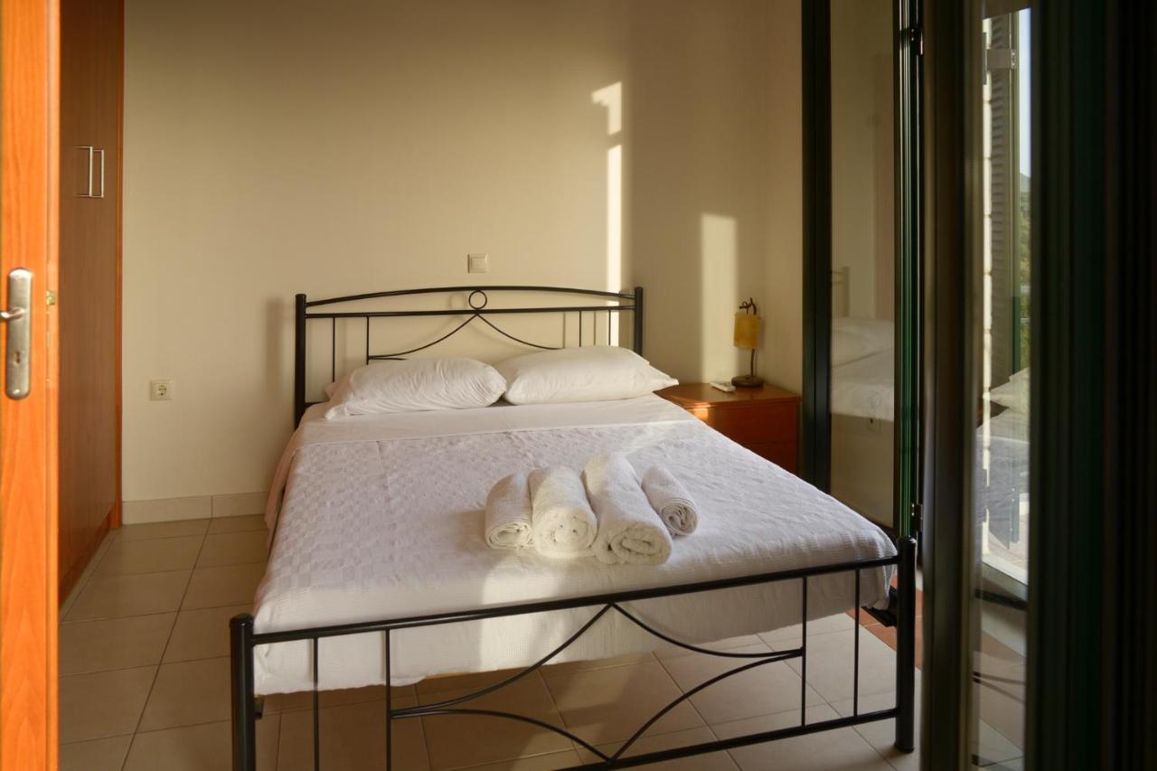 Papadeas Villas Megali Mantineia Bagian luar foto
